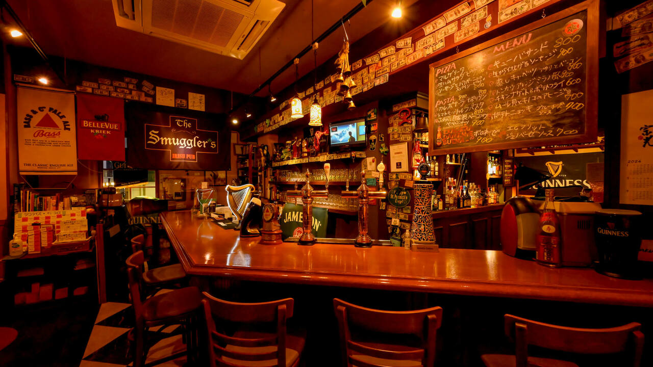 The Smuggler's IRISH PUB（アイリッシュパブ スマグラーズ）|レストランサービス・ホールスタッフの求人画像1枚目