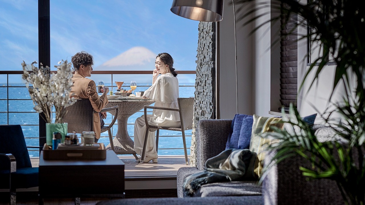 The Living Room with SKY BAR|レストランサービス・ホールスタッフの求人画像2枚目
