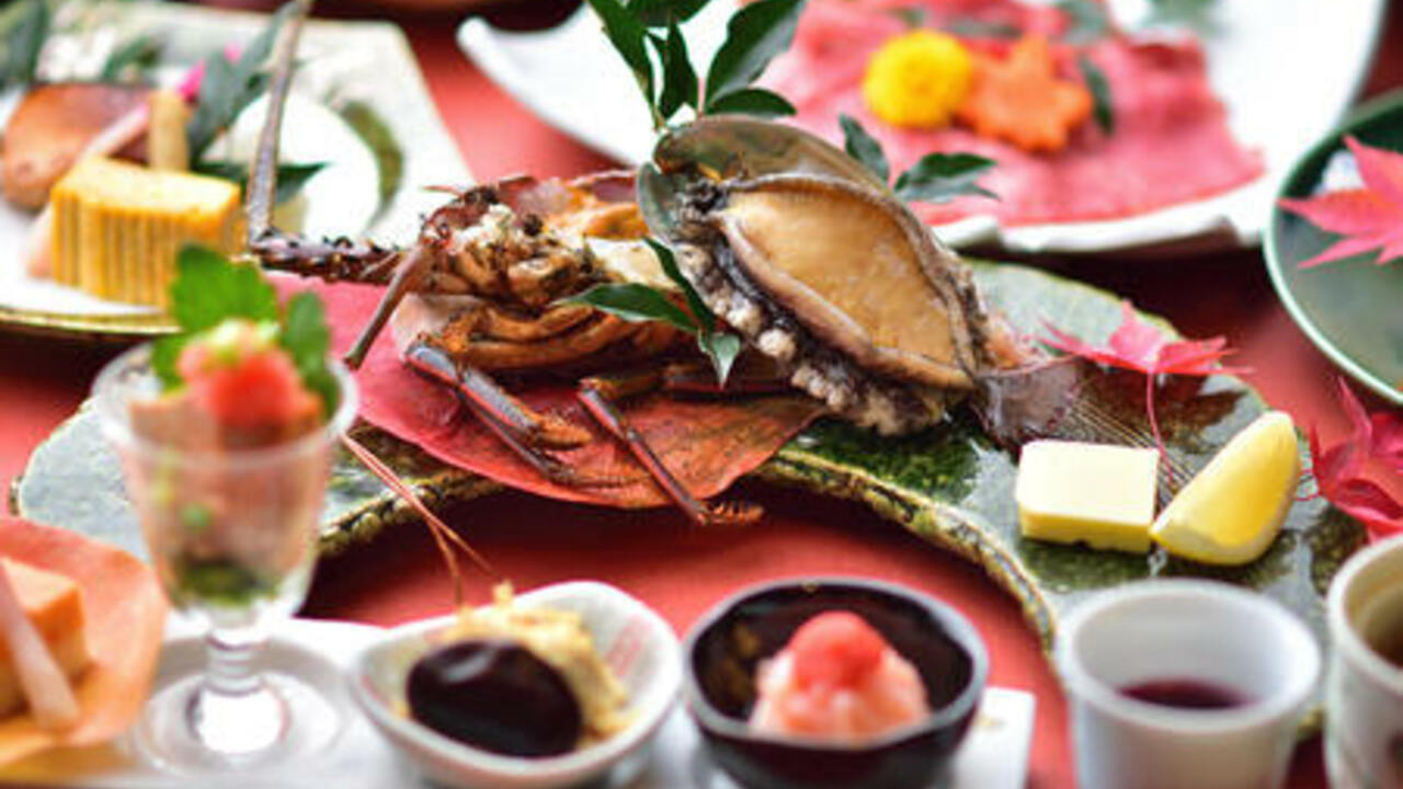 川場温泉かやぶきの源泉湯宿 悠湯里庵|料理長・料理長候補の求人画像1枚目