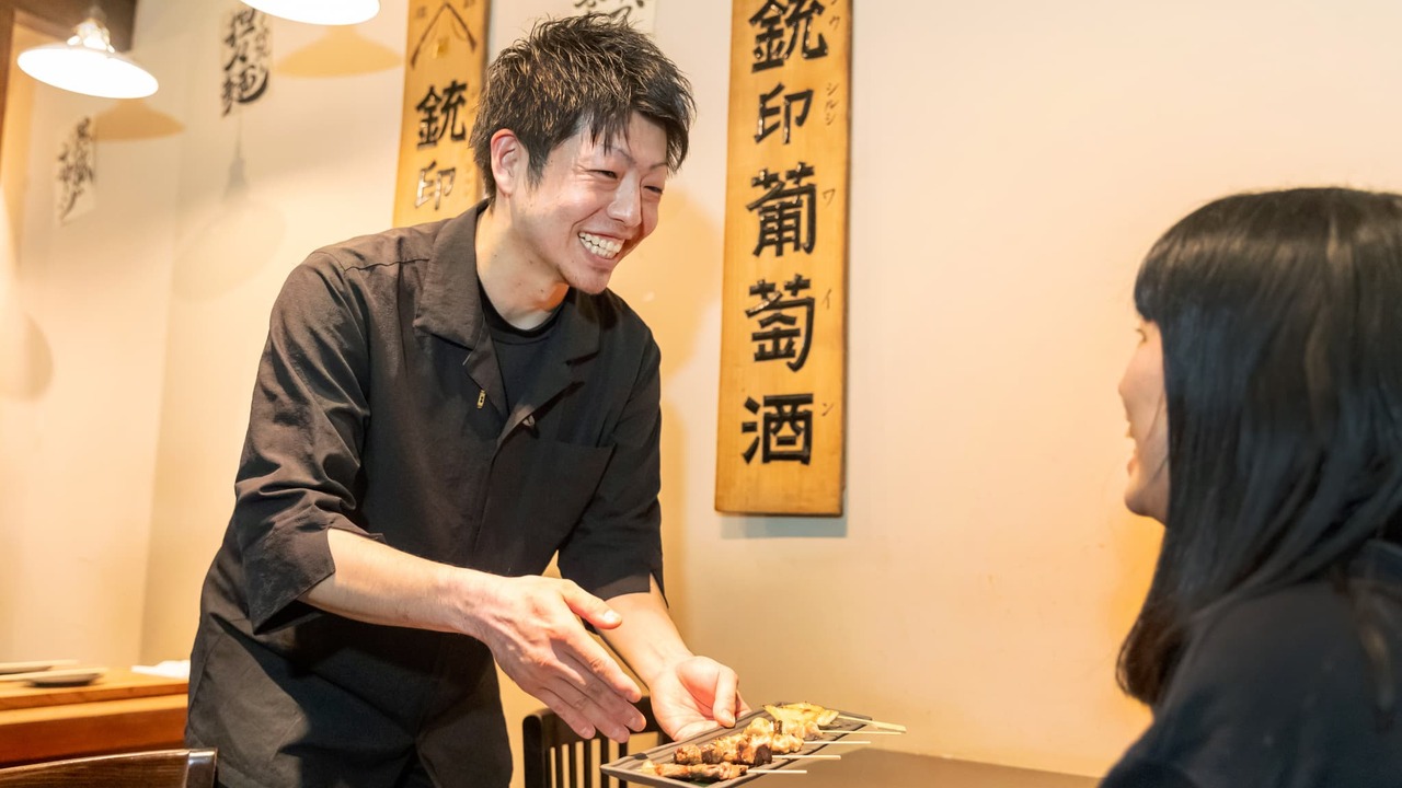焼き鳥　ポロ吉|レストランサービス・ホールスタッフの求人画像1枚目