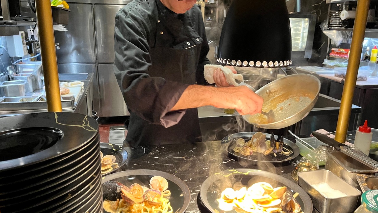 RistoPizza|料理長・料理長候補の求人画像1枚目