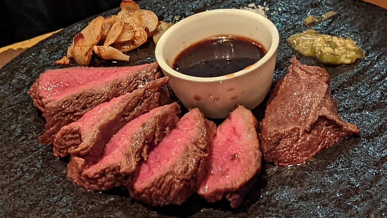 鉄板BISTRO 火だるま荘|キッチンスタッフの求人画像1枚目