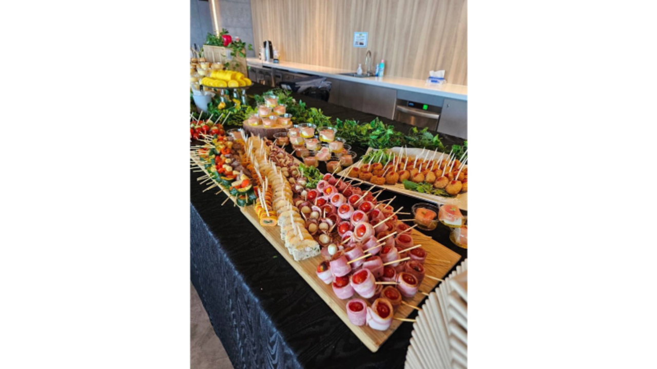 NEO DINING.|調理見習い・調理補助の求人画像1枚目