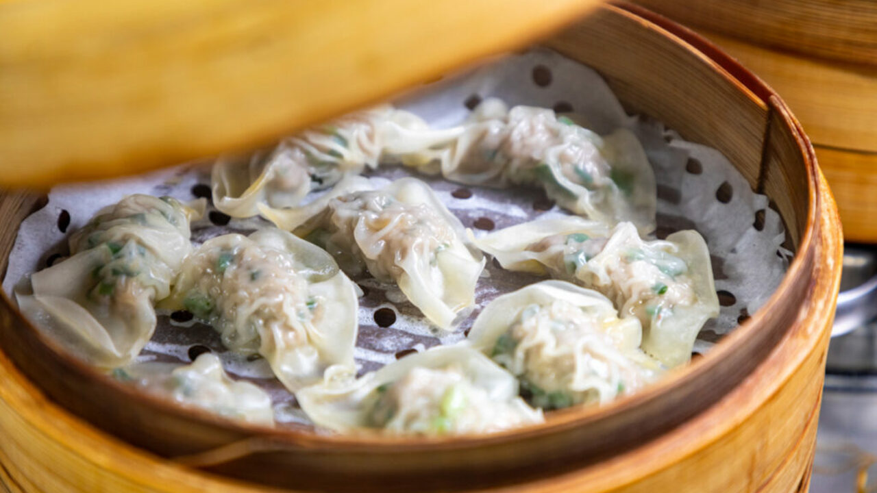 餃子酒場　満太郎|レストランサービス・ホールスタッフの求人画像1枚目