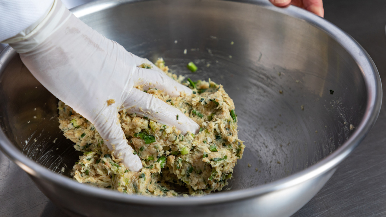 餃子酒場　満太郎|レストランサービス・ホールスタッフの求人画像1枚目