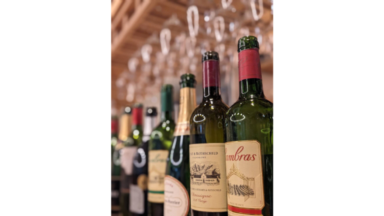 ワインの酒場。DiPUNTO|店長・店長候補の求人画像1枚目