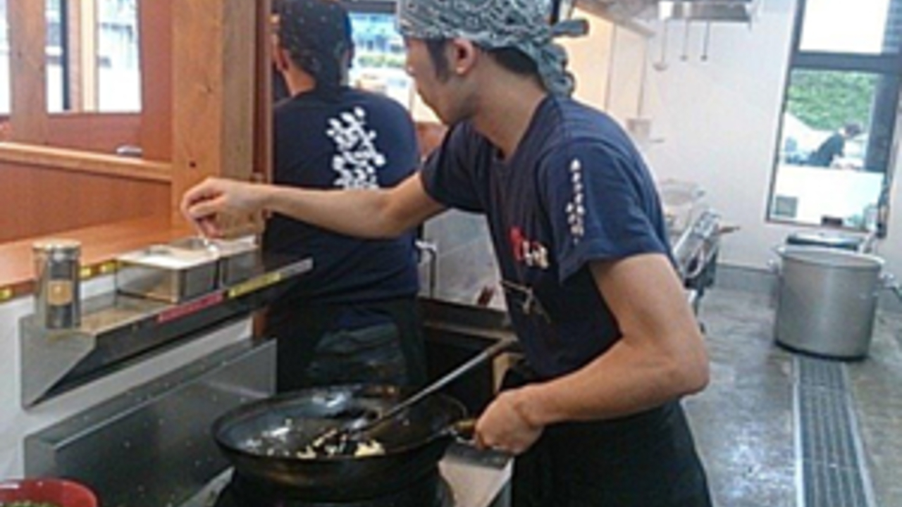 ラーメン まこと屋|レストランサービス・ホールスタッフの求人画像4枚目
