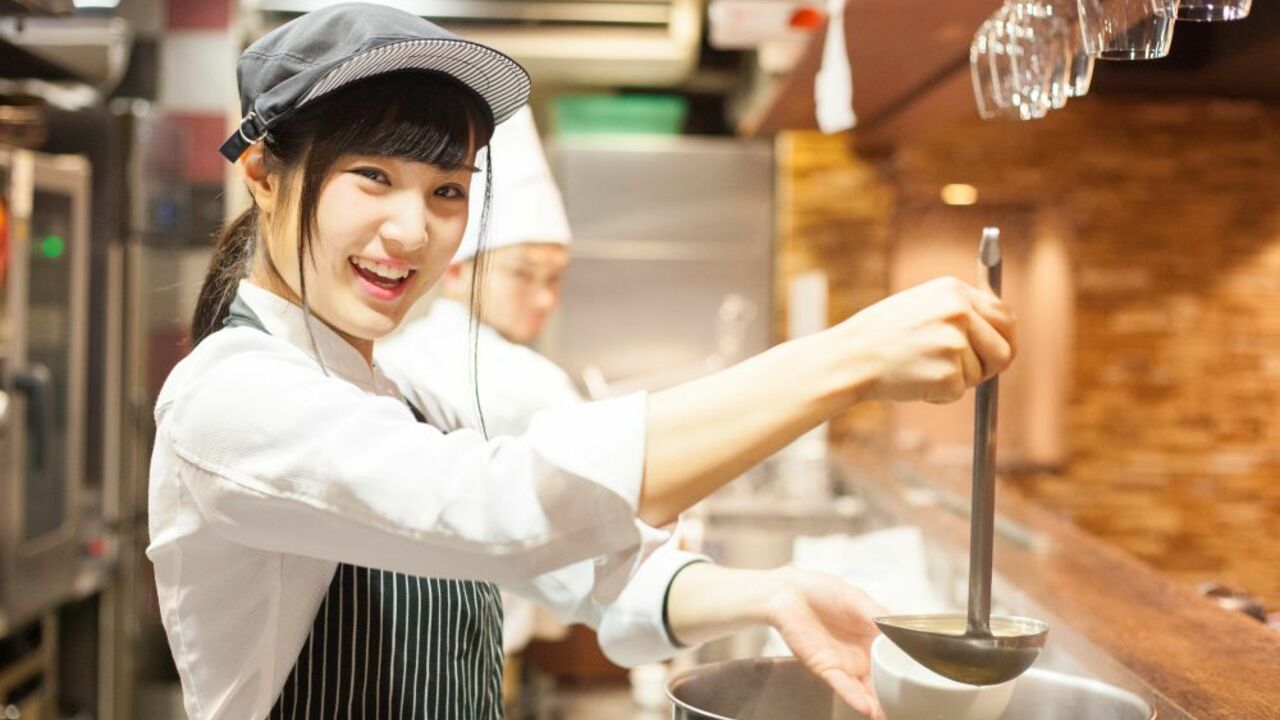 B級グルメ研究所|店長・店長候補の求人画像1枚目