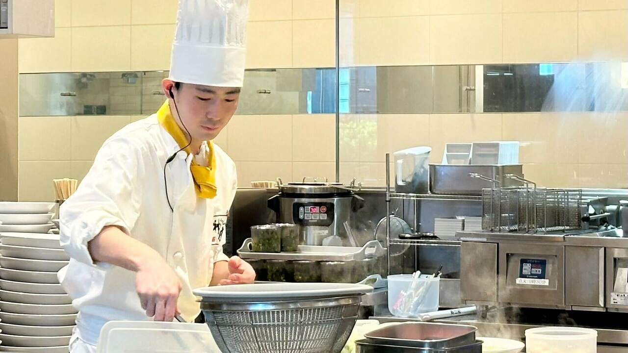 どうとんぼり神座|調理見習い・調理補助の求人画像1枚目