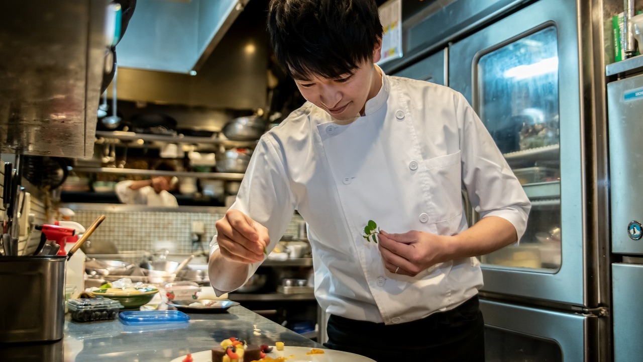 和食とお酒 きいろ 青山店|レストランサービス・ホールスタッフの求人画像1枚目