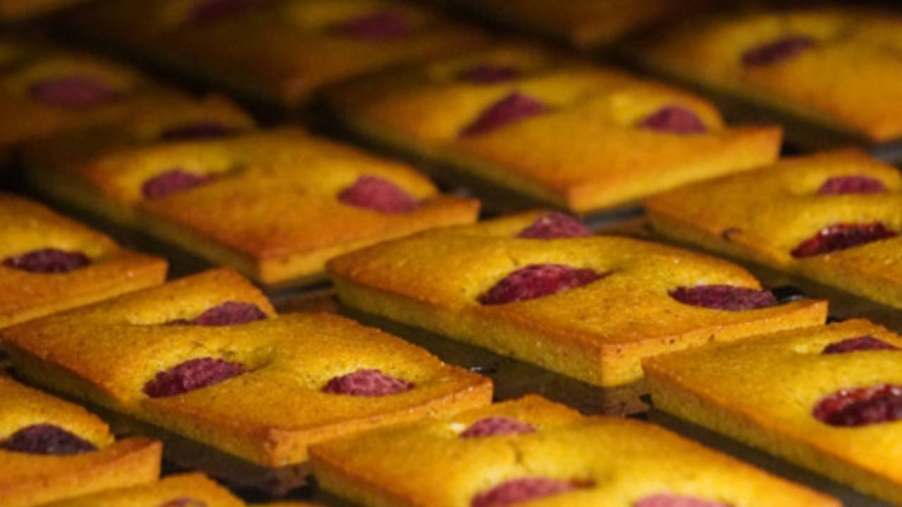 LIBERTE PATISSERIE BOULANGERIE 京都店 パティスリー・ケーキ屋, ベーカリー・ブーランジェリー | ブーランジェ・ベーカー)の求人の写真 2枚目