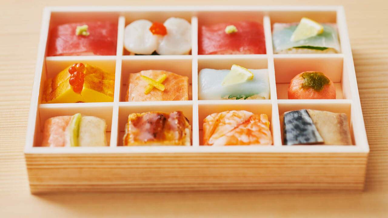 京樽|レストランサービス・ホールスタッフの求人画像1枚目