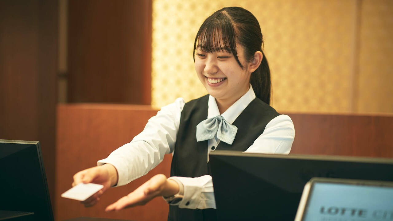 ロッテシティホテル錦糸町|フロントスタッフの求人画像1枚目