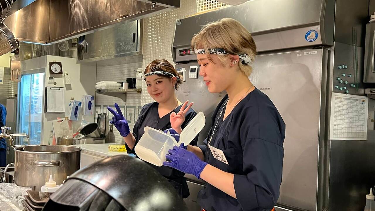 肉汁餃子のダンダダン|店長・店長候補の求人画像2枚目