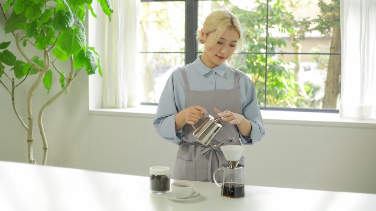 amepla cafe & bar|レストランサービス・ホールスタッフの求人画像1枚目