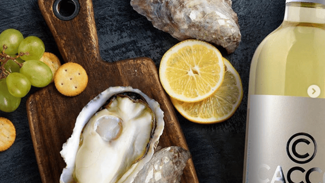 EMIT FISH BAR OYSTER & GRILL GINZA SIX　　 バル・バー, 創作・ダイニングバー | レストランサービス・ホールスタッフ)の求人の写真 4枚目