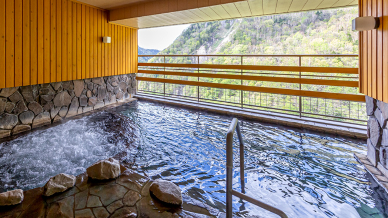 ホテル大雪 ONSEN & CANYON RESORT|フロントスタッフの求人画像1枚目
