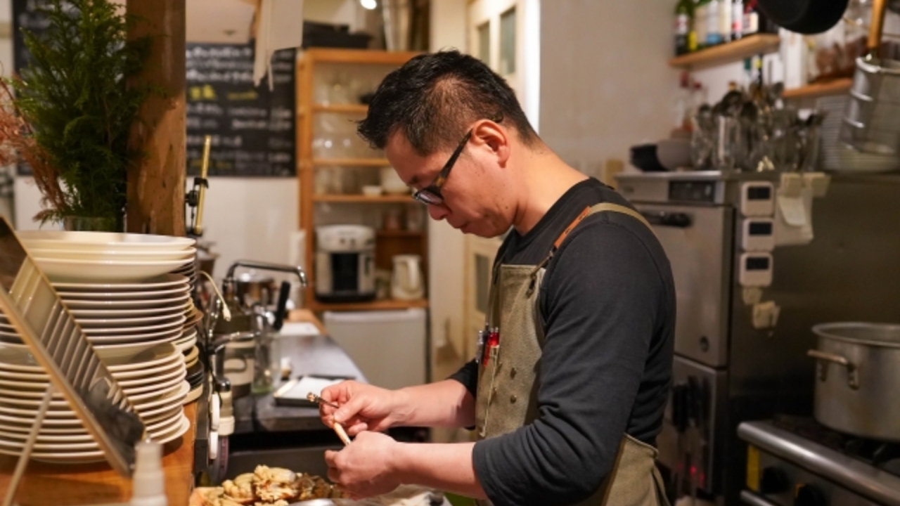アイフーズ 飲食事業部|レストランサービス・ホールスタッフの求人画像1枚目