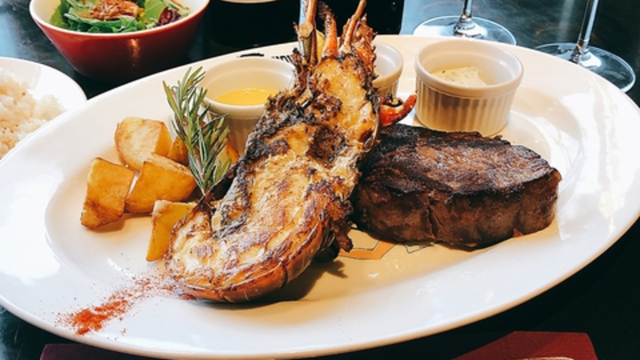 株式会社U-MORE-STEAKHOUSE NAKAMA-鉄板調理 2枚目