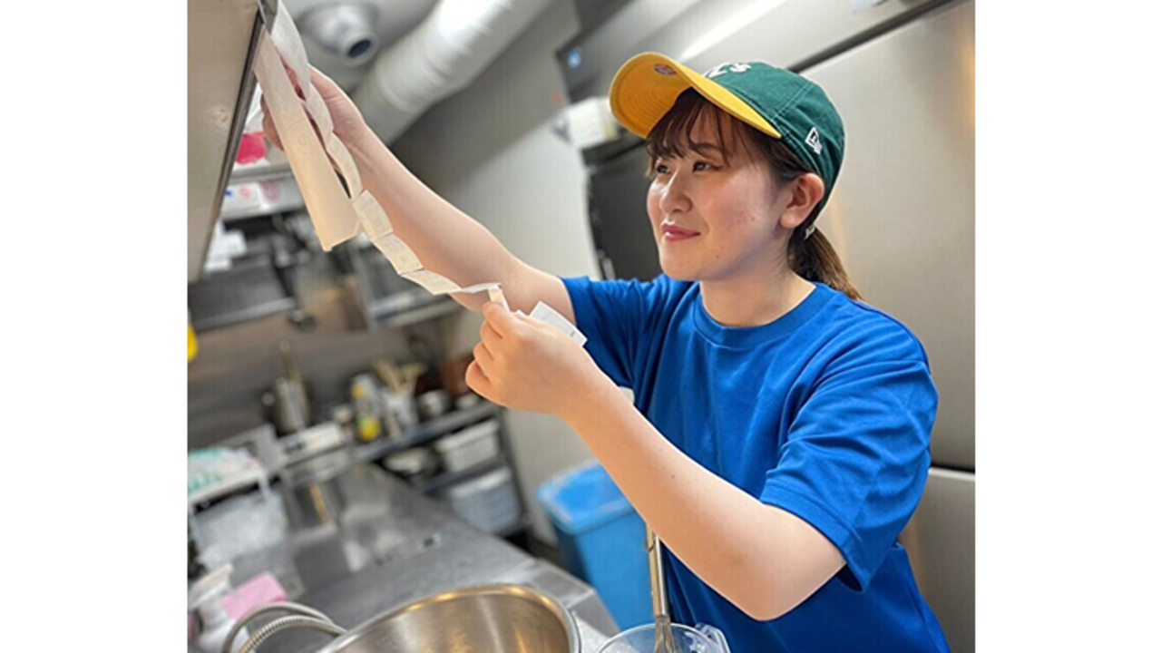 串カツ田中|レストランサービス・ホールスタッフの求人画像1枚目