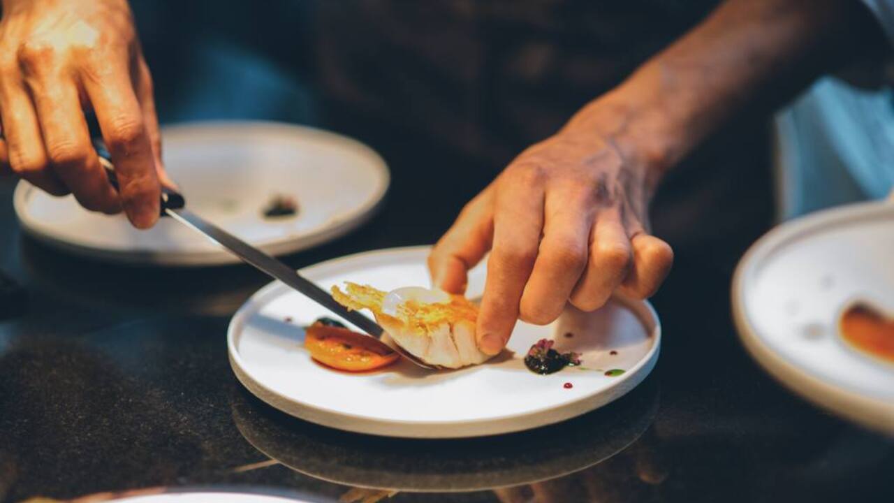 Maison KEI|料理長・料理長候補の求人画像1枚目
