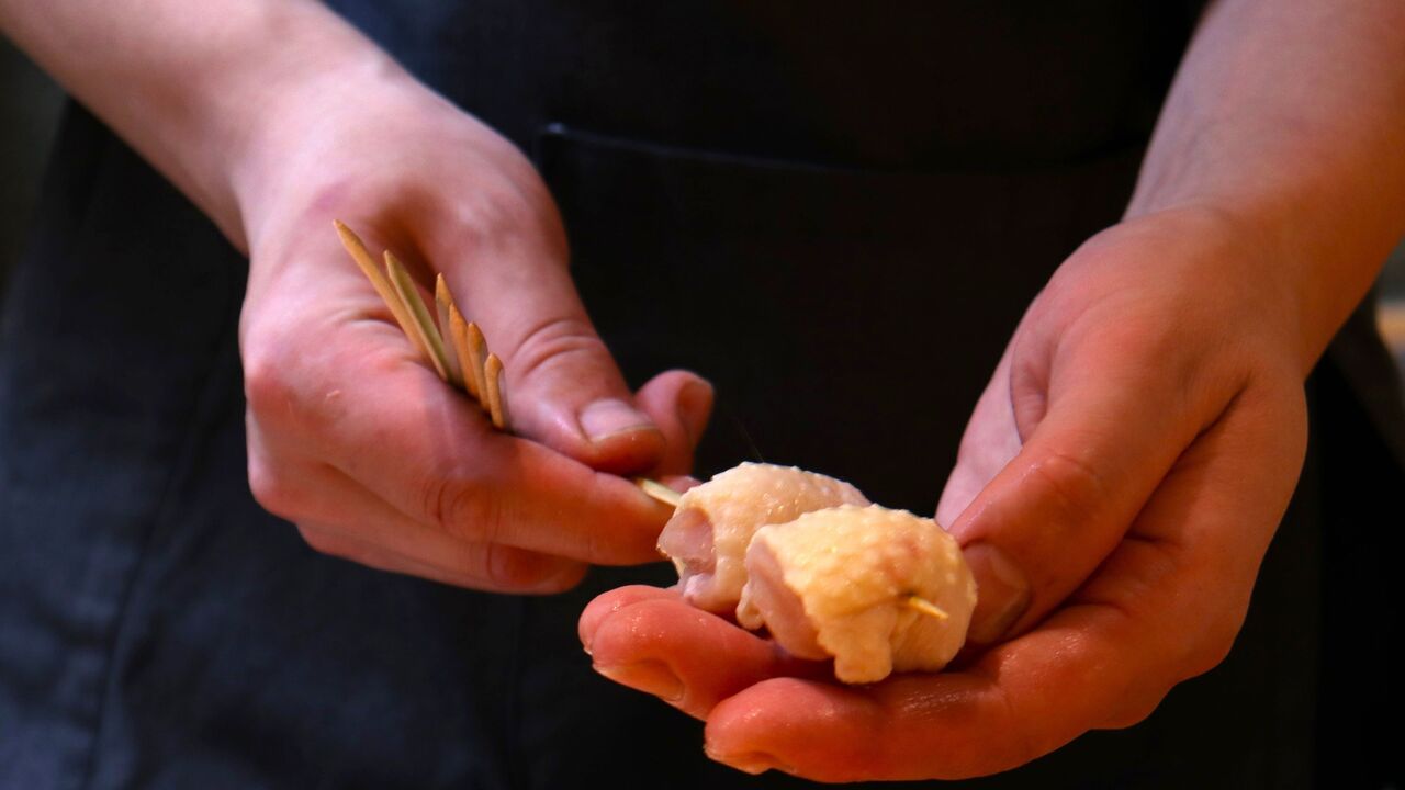 比内地鶏専門 比内亭|焼き鳥職人の求人画像2枚目