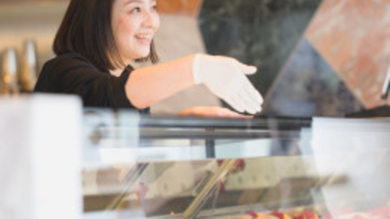 PIERRE HERMÉ PARIS|店長・店長候補の求人画像1枚目