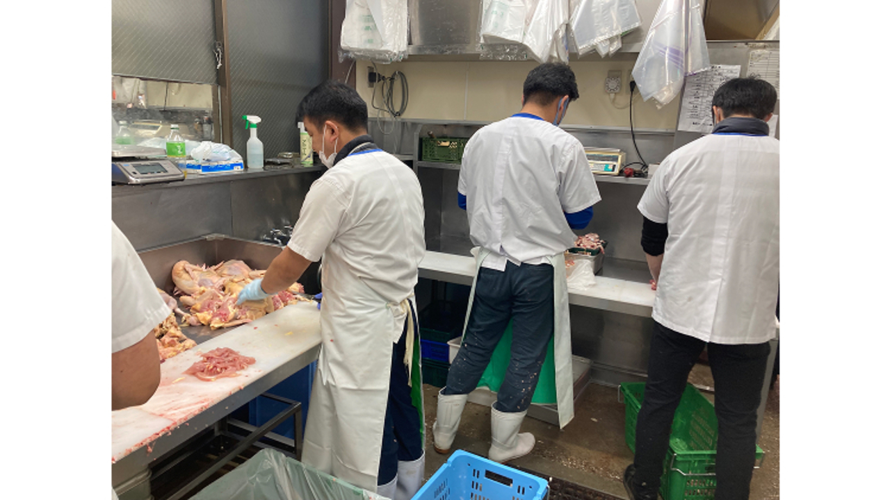 鶏肉専門店信濃屋 五反田 焼き鳥, テイクアウト・惣菜・弁当屋 | 調理見習い・調理補助)の求人の写真 3枚目