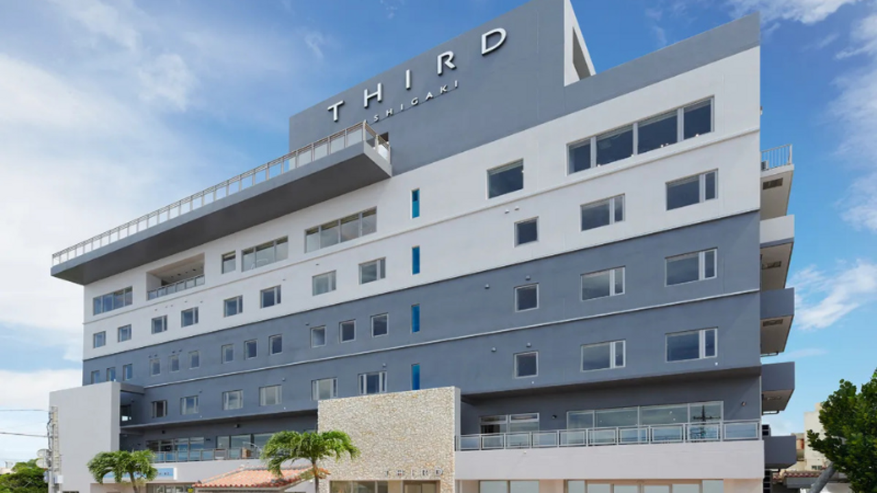 THIRD石垣島|フロントスタッフの求人画像1枚目
