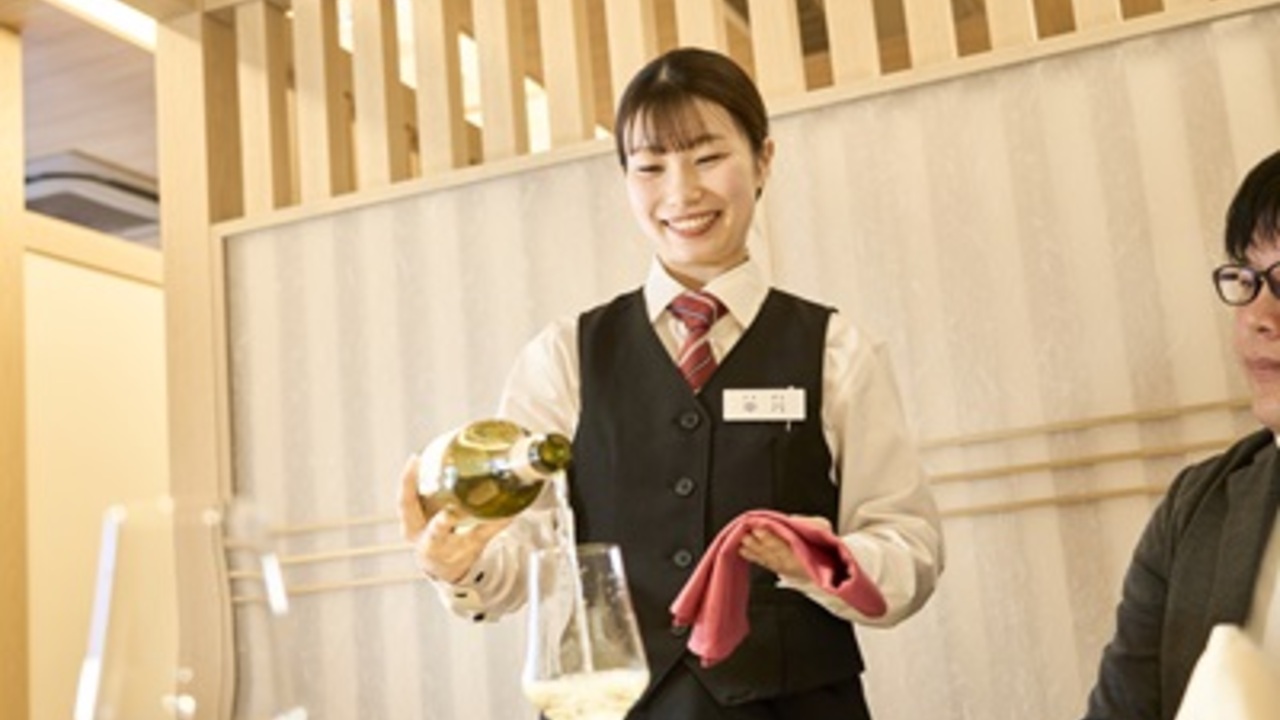 活 伊勢海老料理 中納言|レストランサービス・ホールスタッフの求人画像2枚目