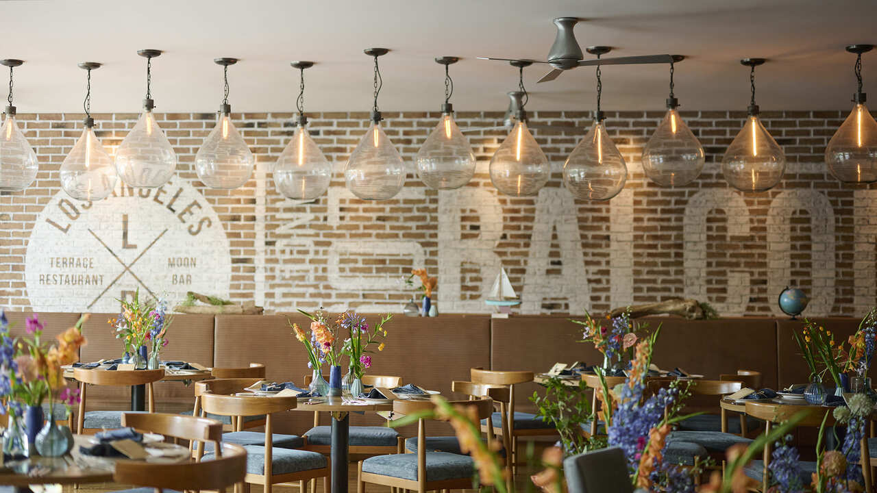 Los Angeles balcony Terrace Restaurant & Moon Bar イタリアン, 洋食・西洋料理 | ウェディングプランナー)の求人の写真 2枚目