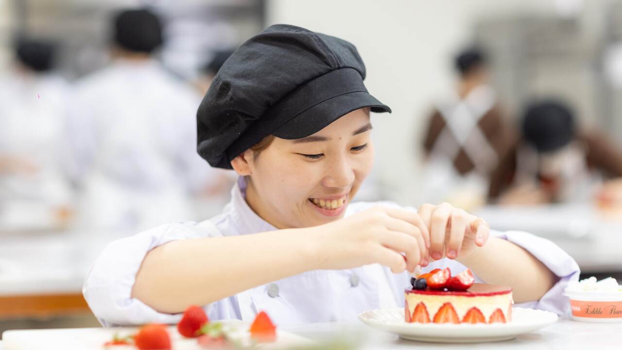 専門学校　福岡ビジョナリーアーツ カフェ, パティスリー・ケーキ屋 | パティシエ)の求人の写真 2枚目