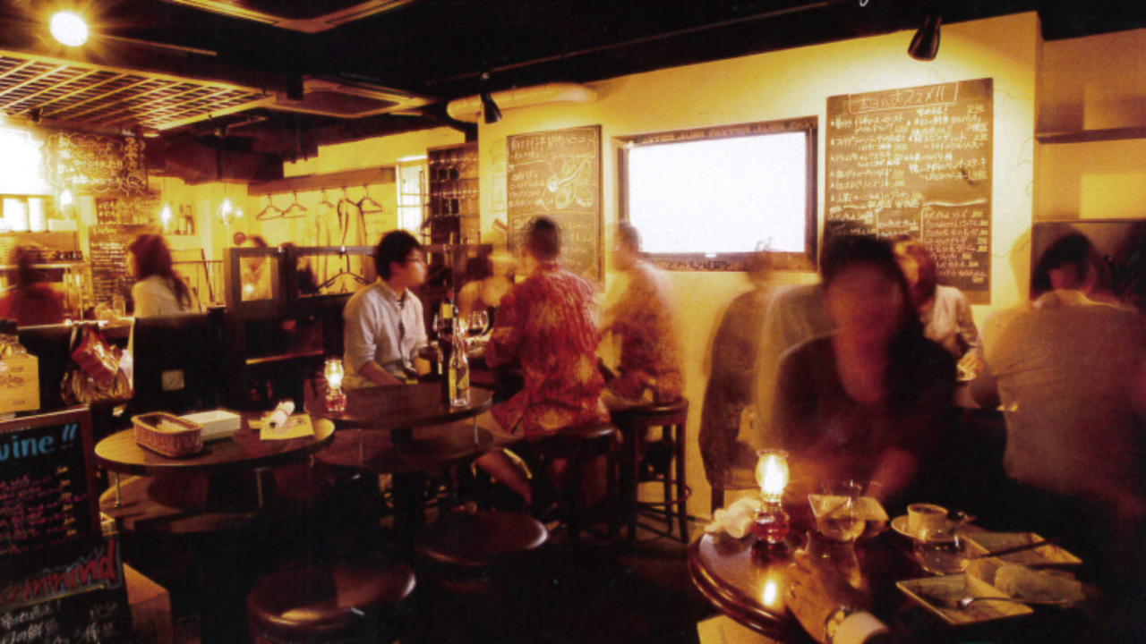 FrenchBar Refuge|レストランサービス・ホールスタッフの求人画像1枚目