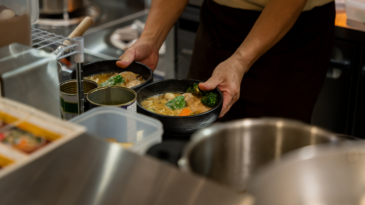 SOUP CURRY KING|料理長・料理長候補の求人画像1枚目
