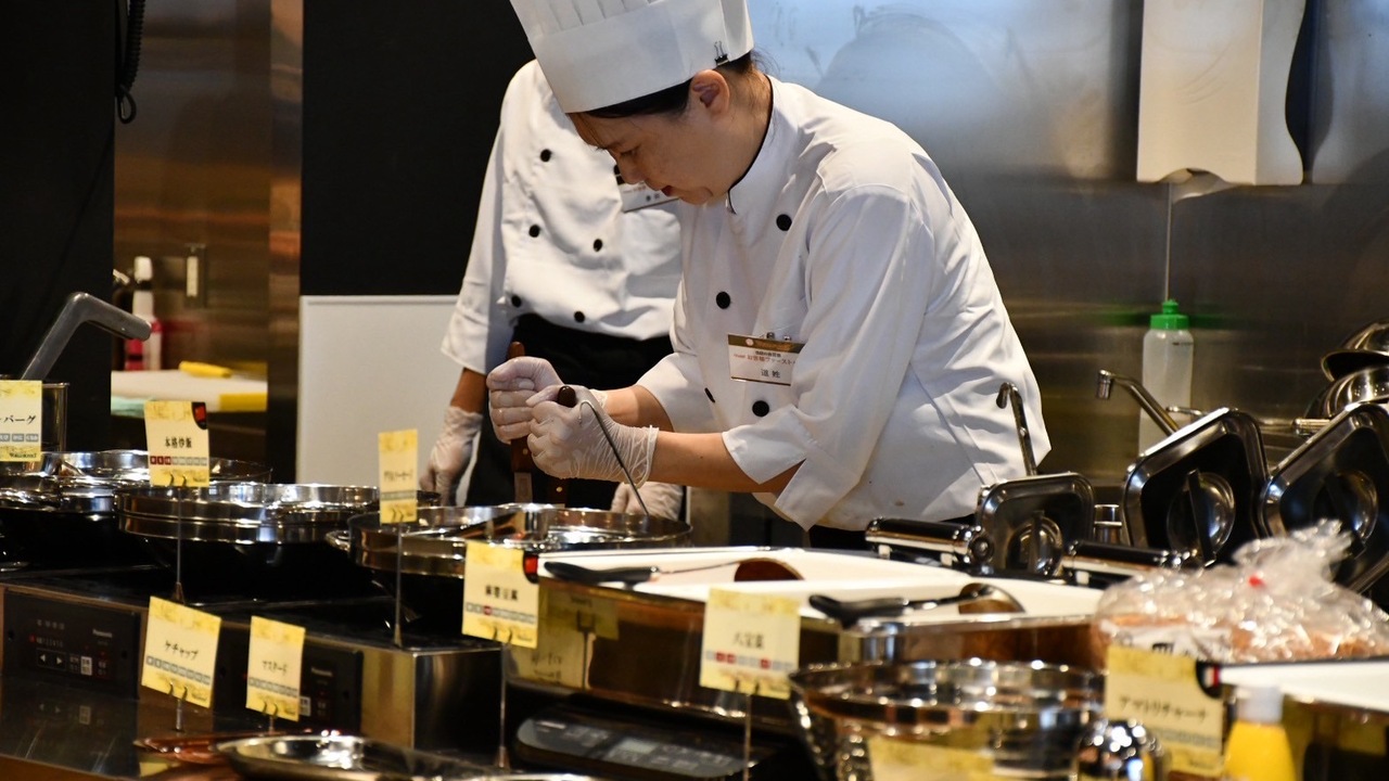 ワールドビュッフェ|店長・店長候補の求人画像1枚目