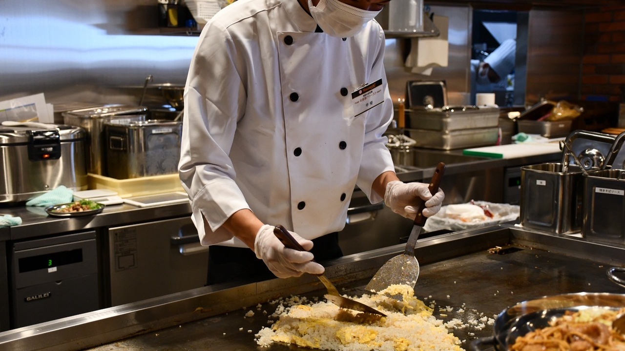 ワールドビュッフェ|料理長・料理長候補の求人画像1枚目