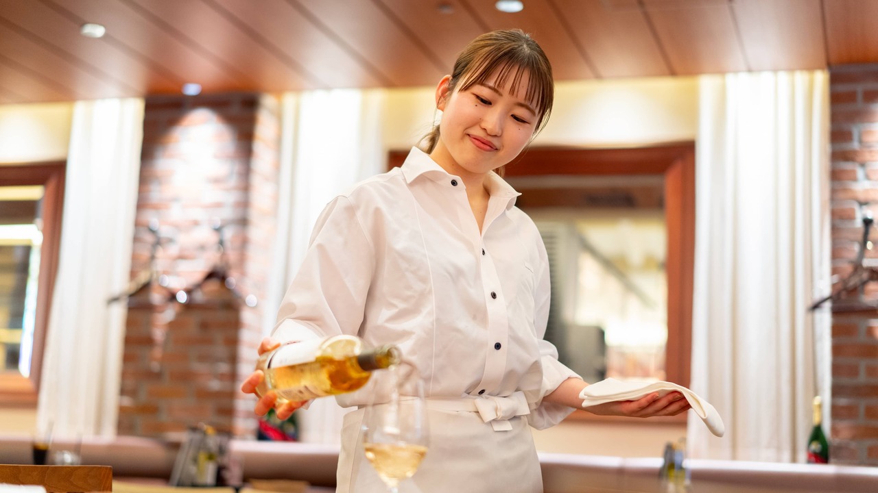 Fish ＆ Oysterbar|レストランサービス・ホールスタッフの求人画像1枚目