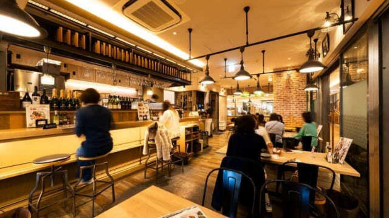 8th sea oysterbar 横浜モアーズ店 バル・バー, 創作・ダイニングバー | キッチンスタッフ)の求人の写真 3枚目