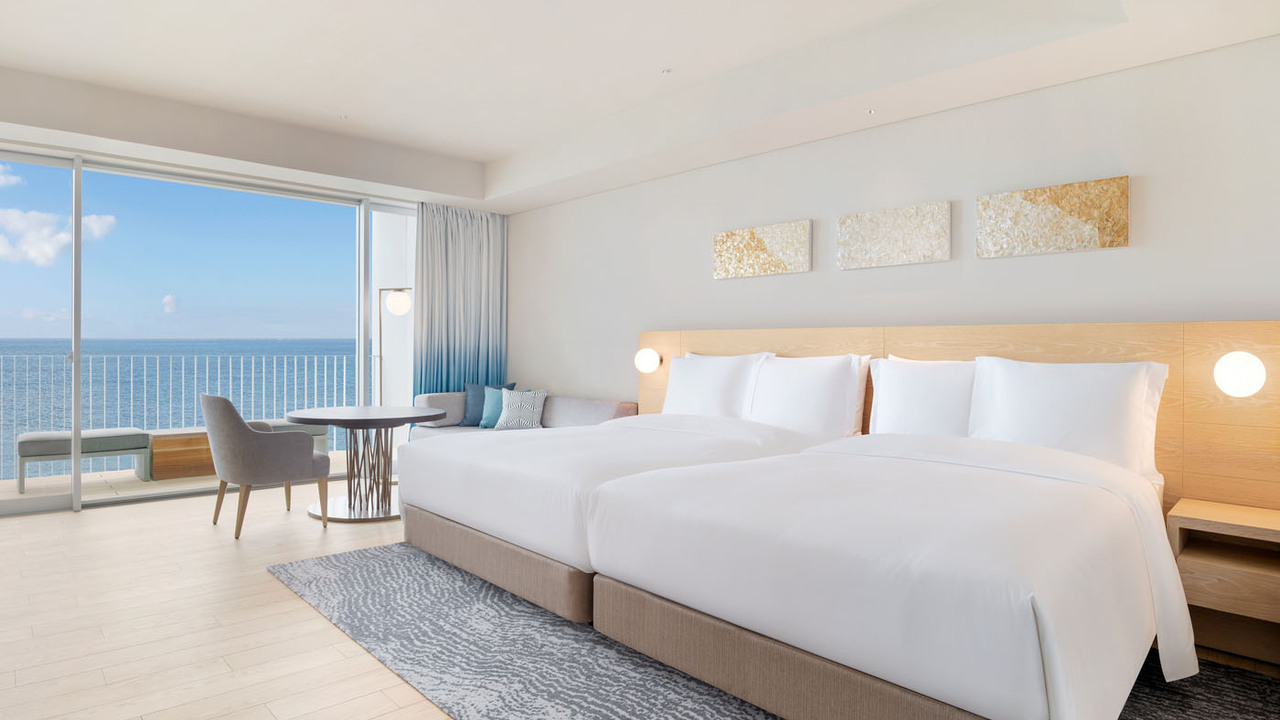 イラフSUIラグジュアリーコレクションホテル沖縄宮古|レストランサービス・ホールスタッフの求人画像1枚目