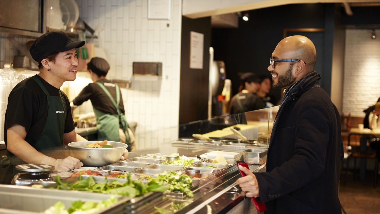 クリスプサラダワークス Otemachi One店 ファストフード, 専門店（各国料理） | 店長・店長候補)の求人の写真 3枚目