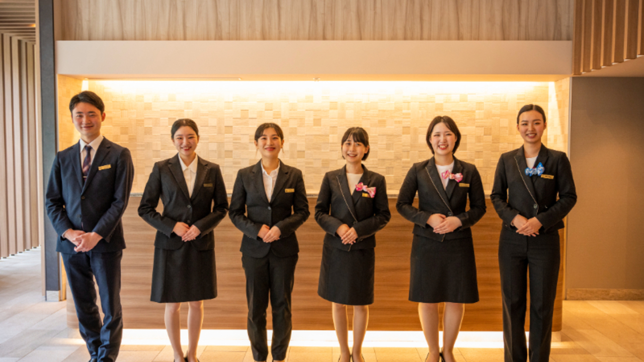 日和|フロントスタッフの求人画像1枚目