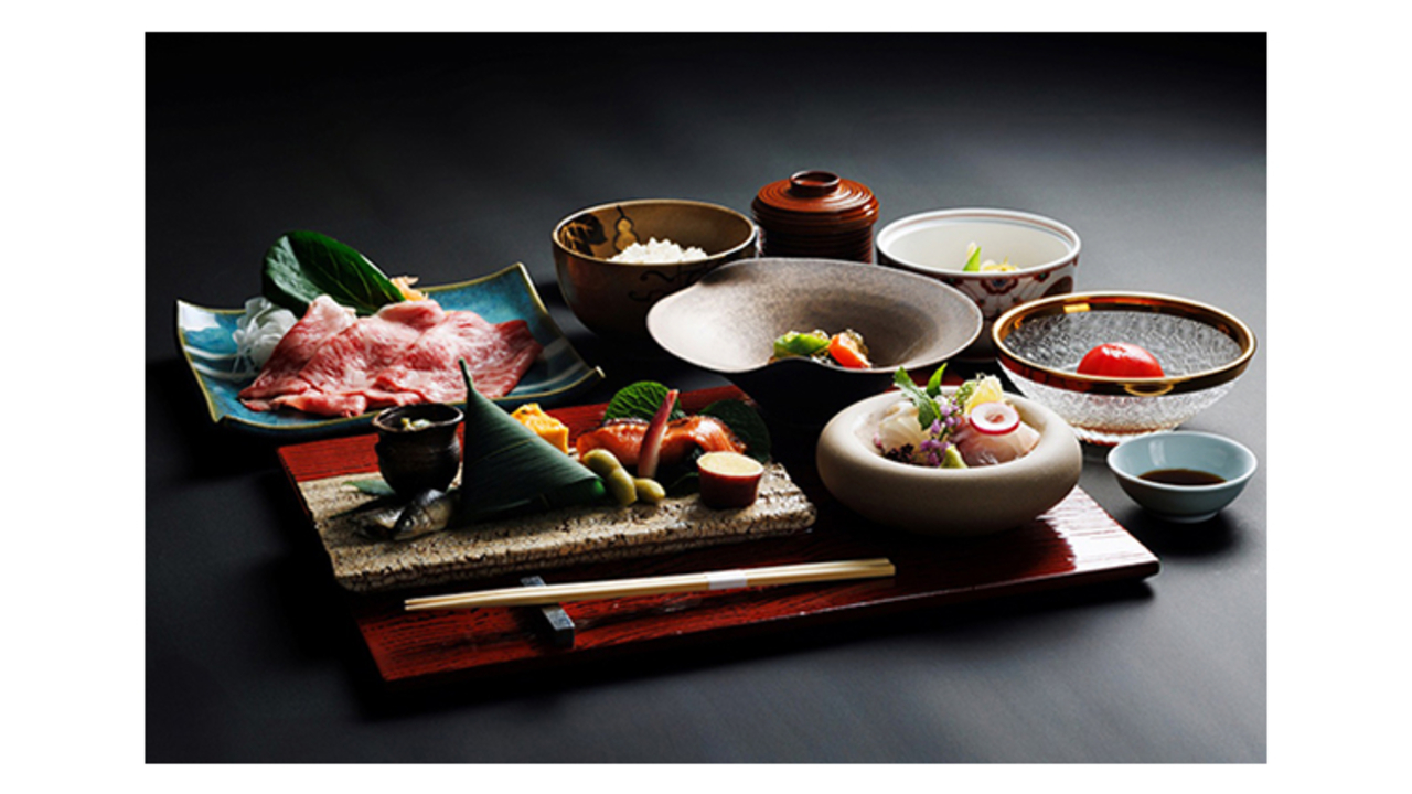 那須高原の宿 山水閣 リゾートホテル, 旅館・温泉 | 料飲部門 | レストランサービス・ホールスタッフ)の求人の写真 2枚目