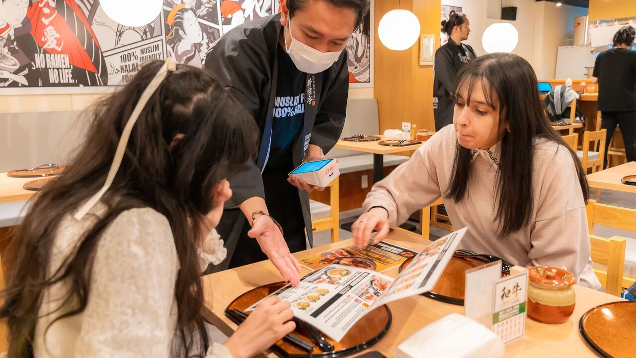 株式会社WEEDS ハラールラーメン新宿亭　 イタリアン, 居酒屋 | レストランサービス・ホールスタッフ)の求人の写真 1枚目