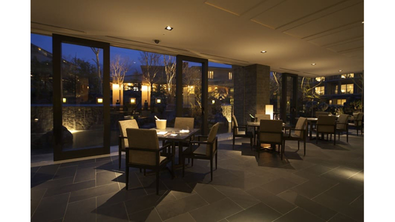 東急ハーヴェストクラブ|レストランサービス・ホールスタッフの求人画像1枚目