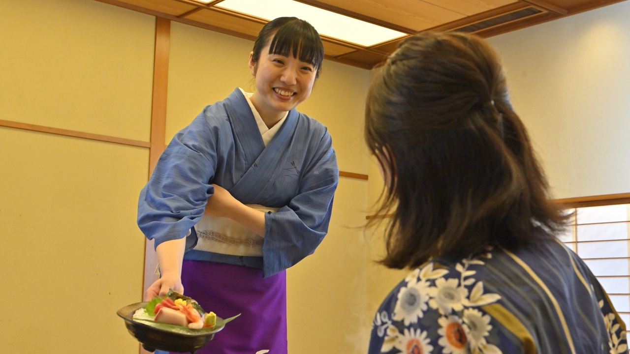 三朝館|キッチンスタッフの求人画像1枚目