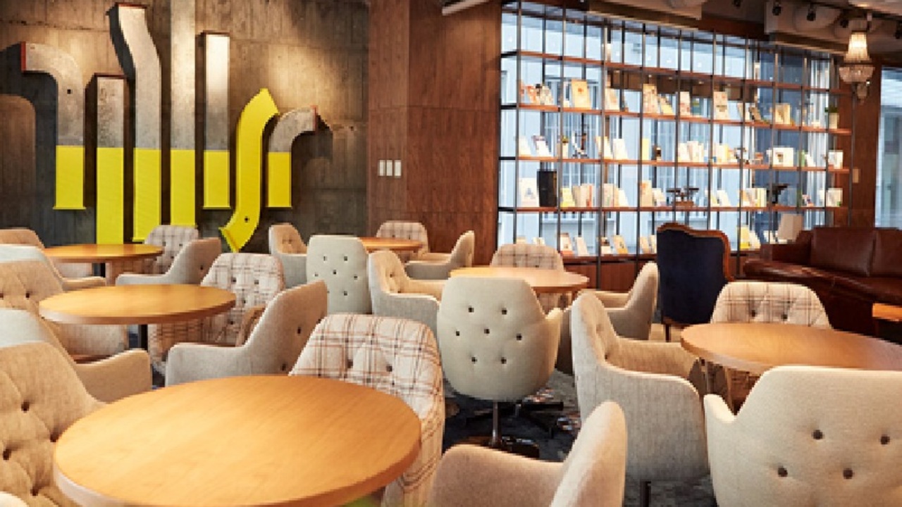 CAFE SALVADOR BUSINESS SALON|レストランサービス・ホールスタッフの求人画像1枚目