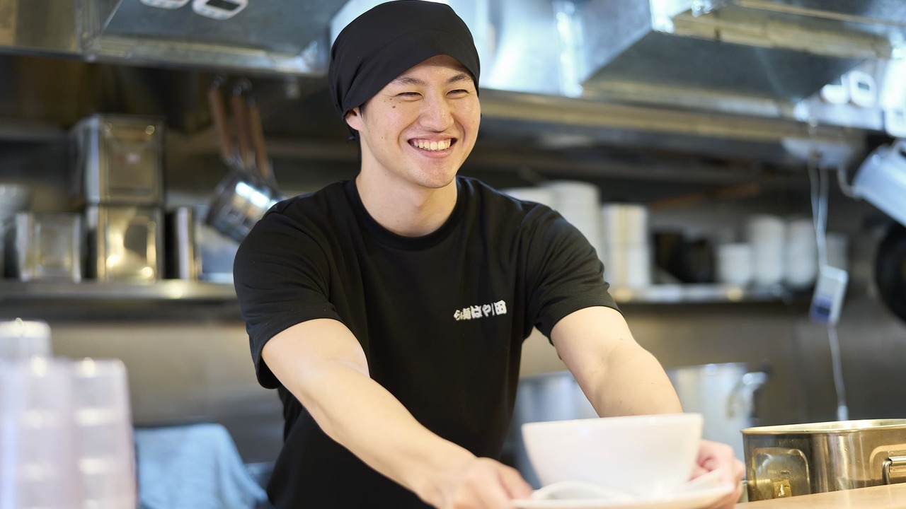 ラーメン事業部 らぁ麺 はやし田 品川港南口店 ラーメン | 店長・店長候補)の求人の写真 3枚目