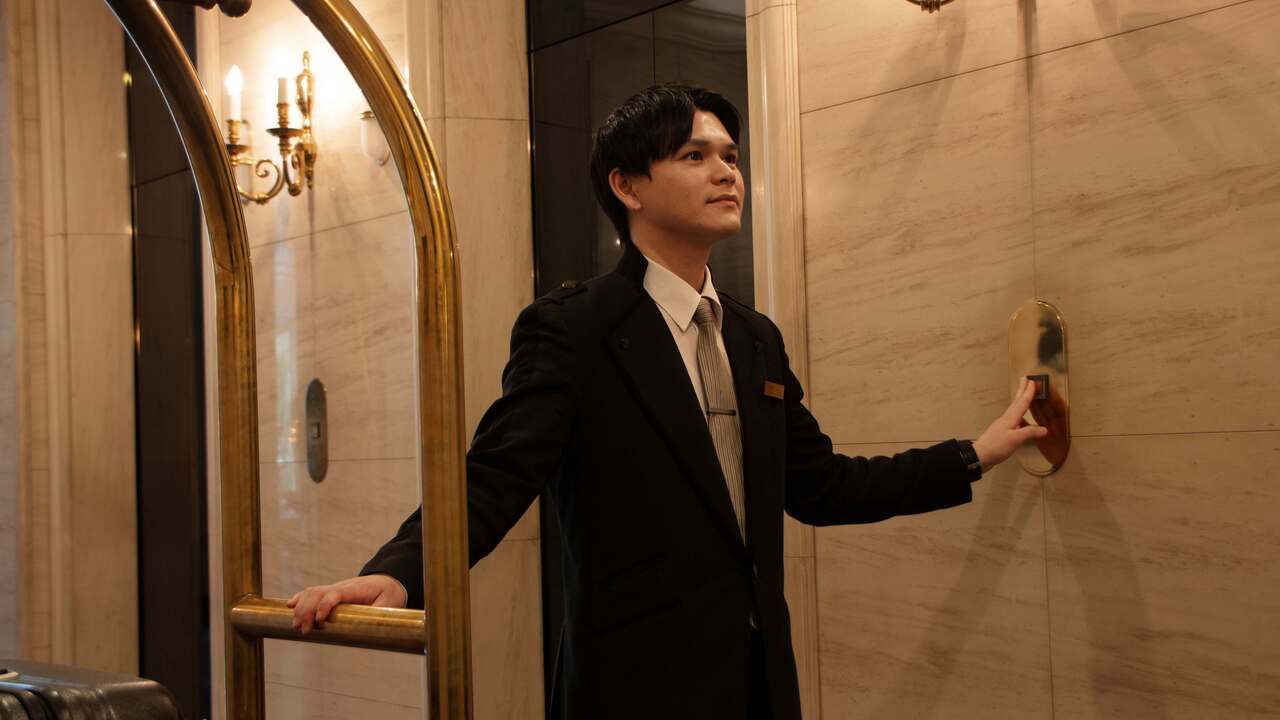 ウェスティンホテル大阪|ドア・ベル・コンシェルジュの求人画像1枚目