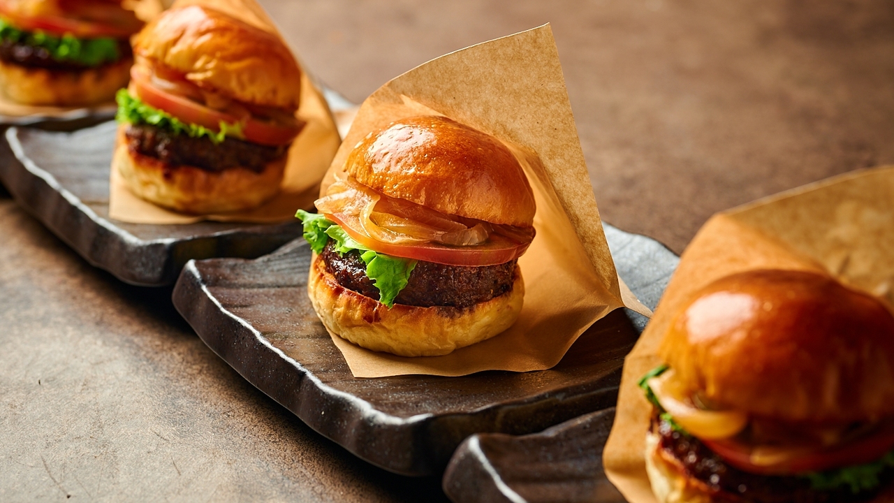 中目黒焼肉 登牛門 焼肉 | 店長・店長候補)の求人の写真 3枚目