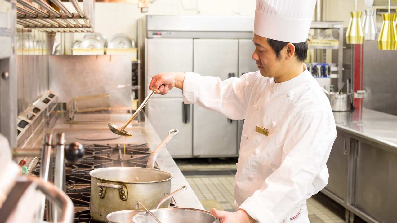 ウェスティンホテル大阪|キッチンスタッフの求人画像1枚目